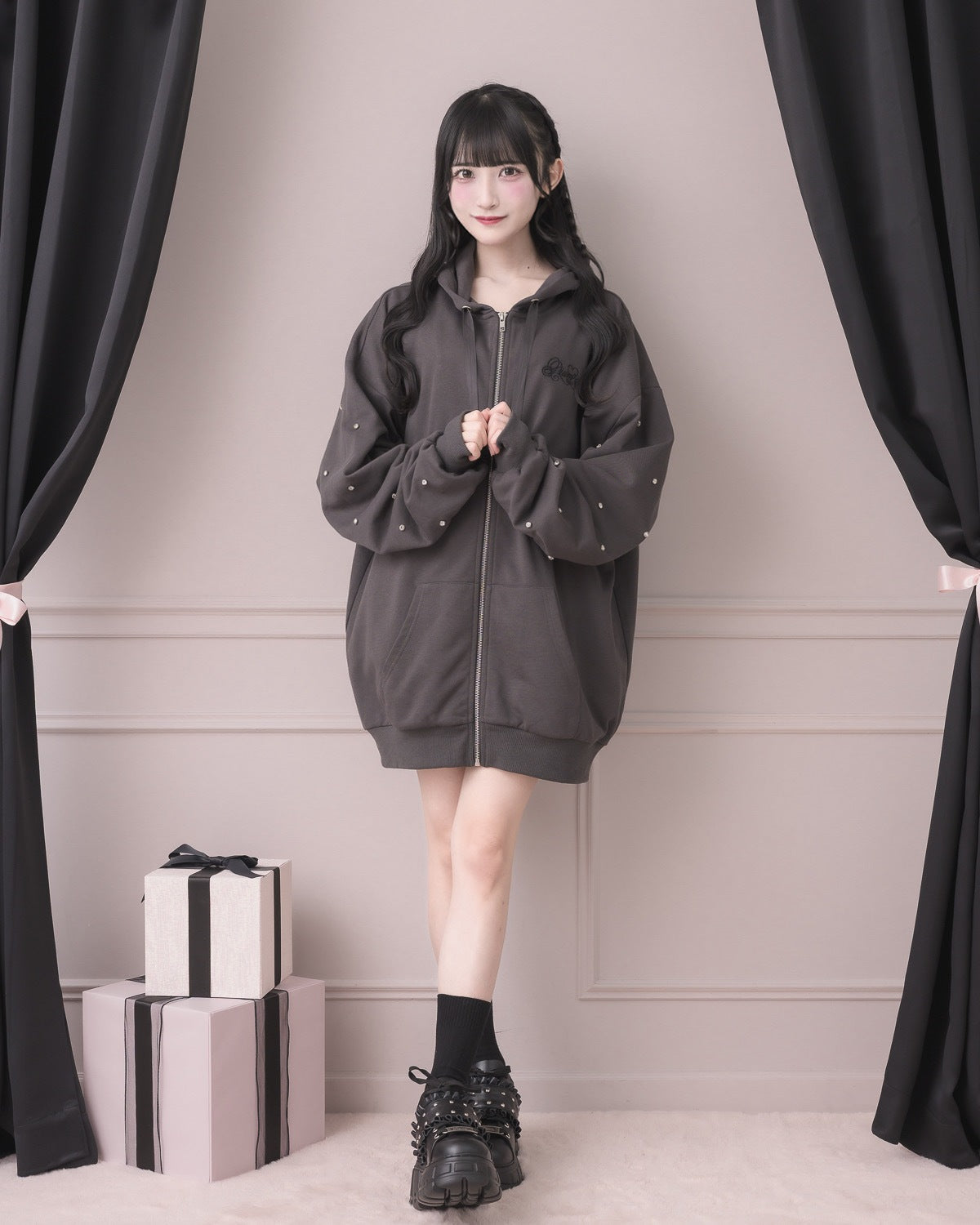 モデル身長:157cm/着用カラー:チャコール