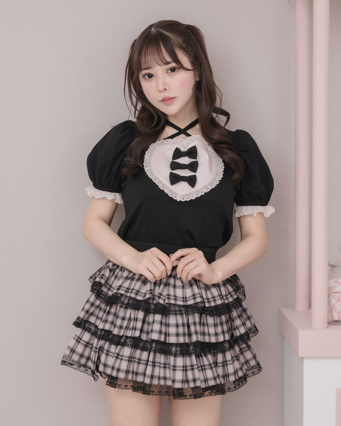 モデル身長:157cm/着用カラー:ブラック×ピンク