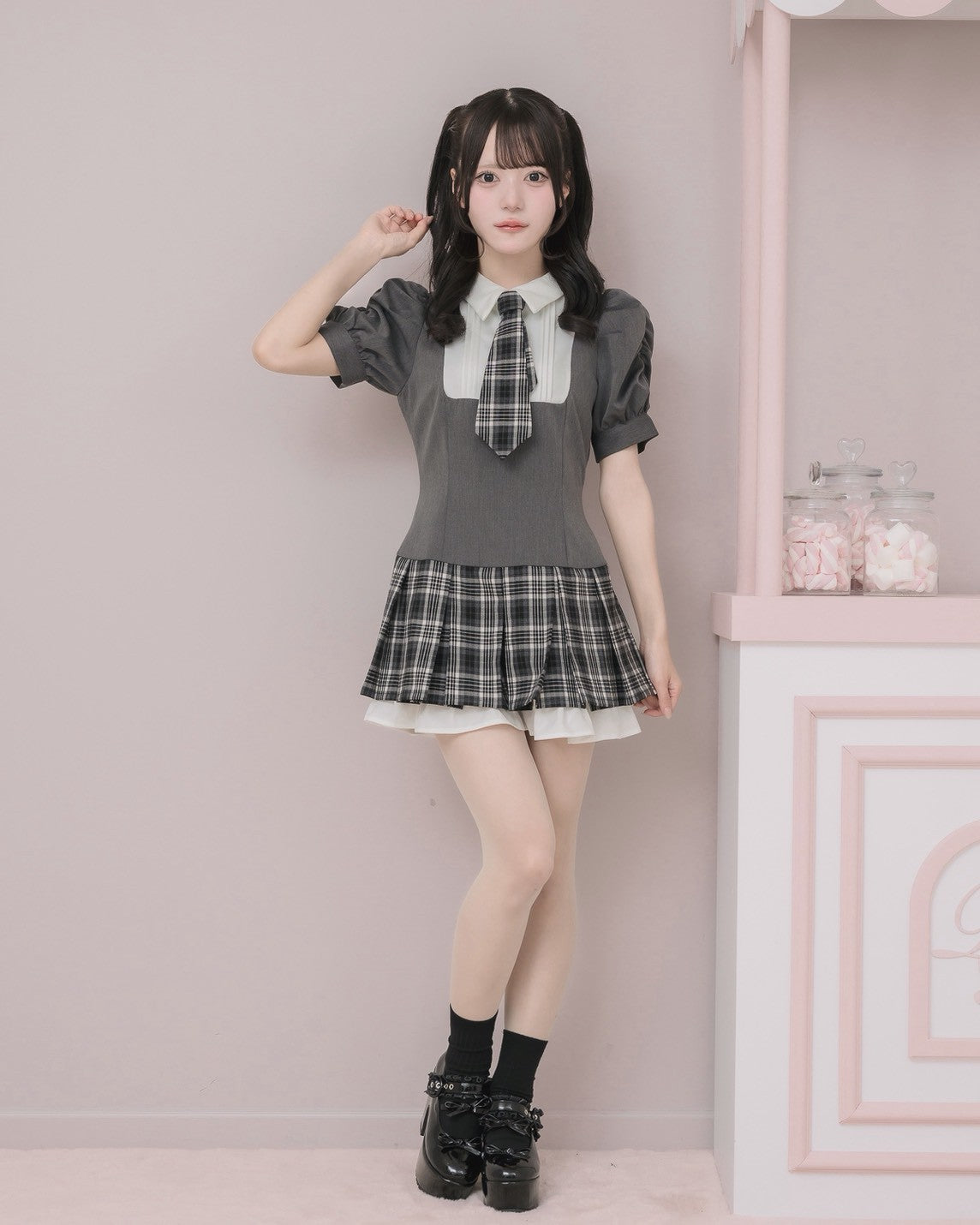モデル身長:160cm/着用カラー:チャコール×ブラックチェック