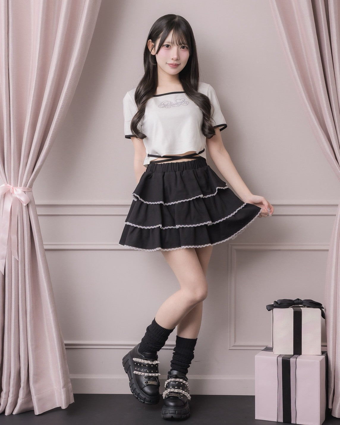 モデル身長:152cm/着用カラー:ホワイト×ブラック