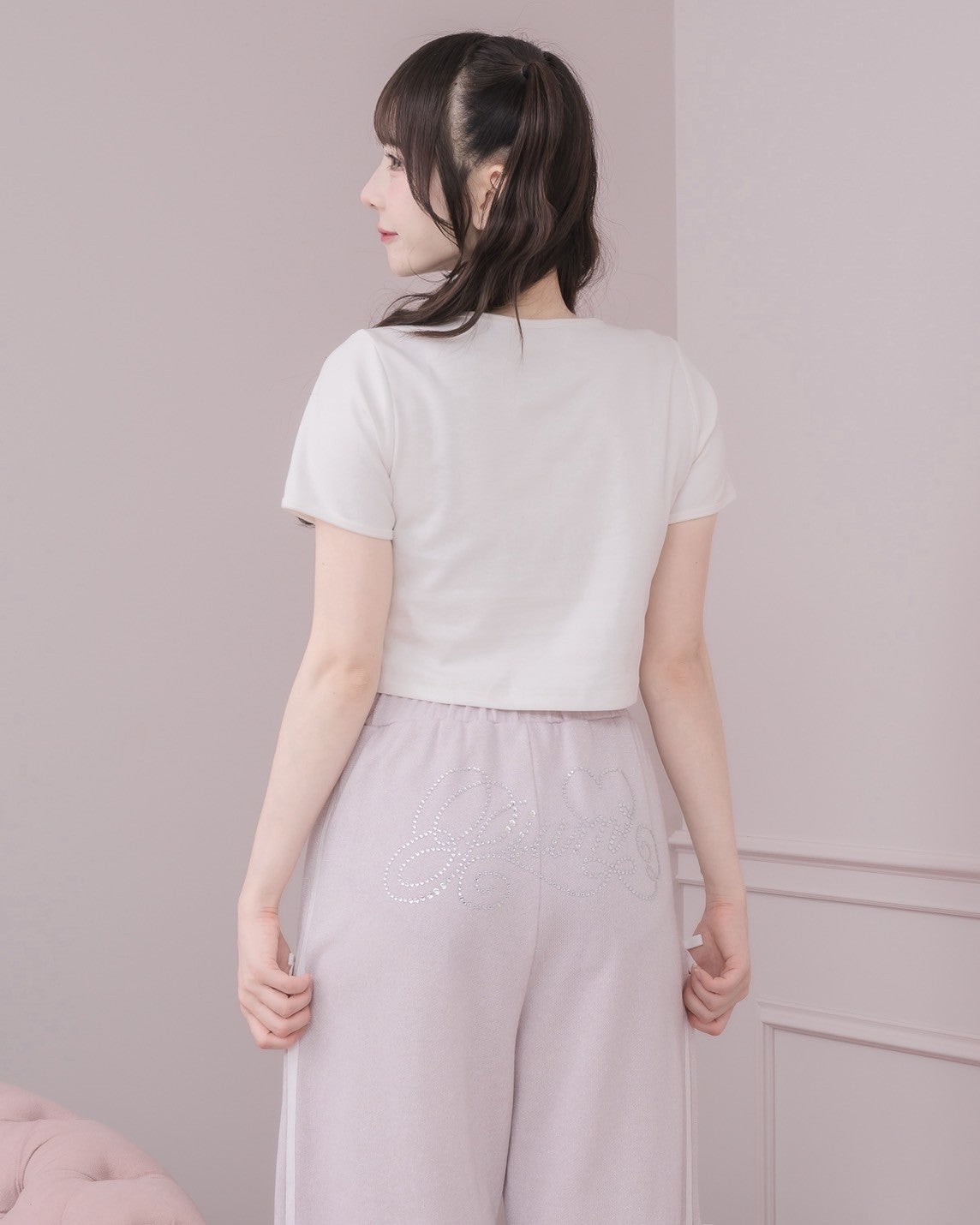 モデル身長:153cm/着用カラー:ホワイト×ピンク