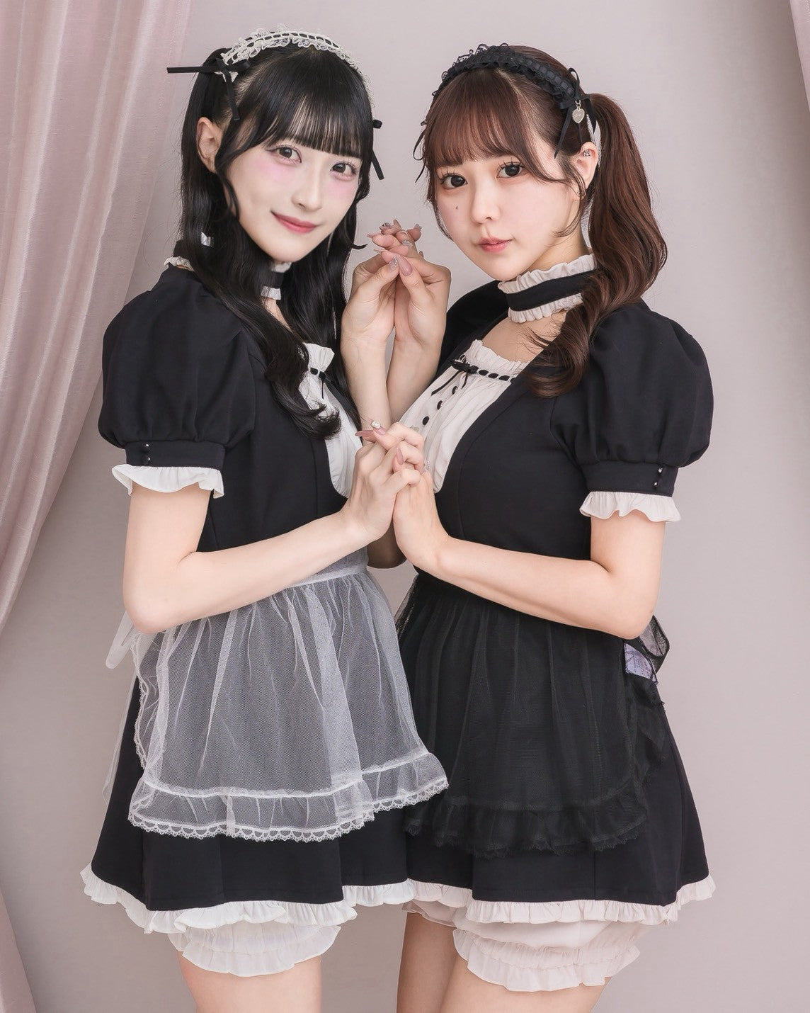 左:モデル身長157cm/着用カラー:ブラック・右:モデル身長157cm//着用カラー:ブラック×ピンク