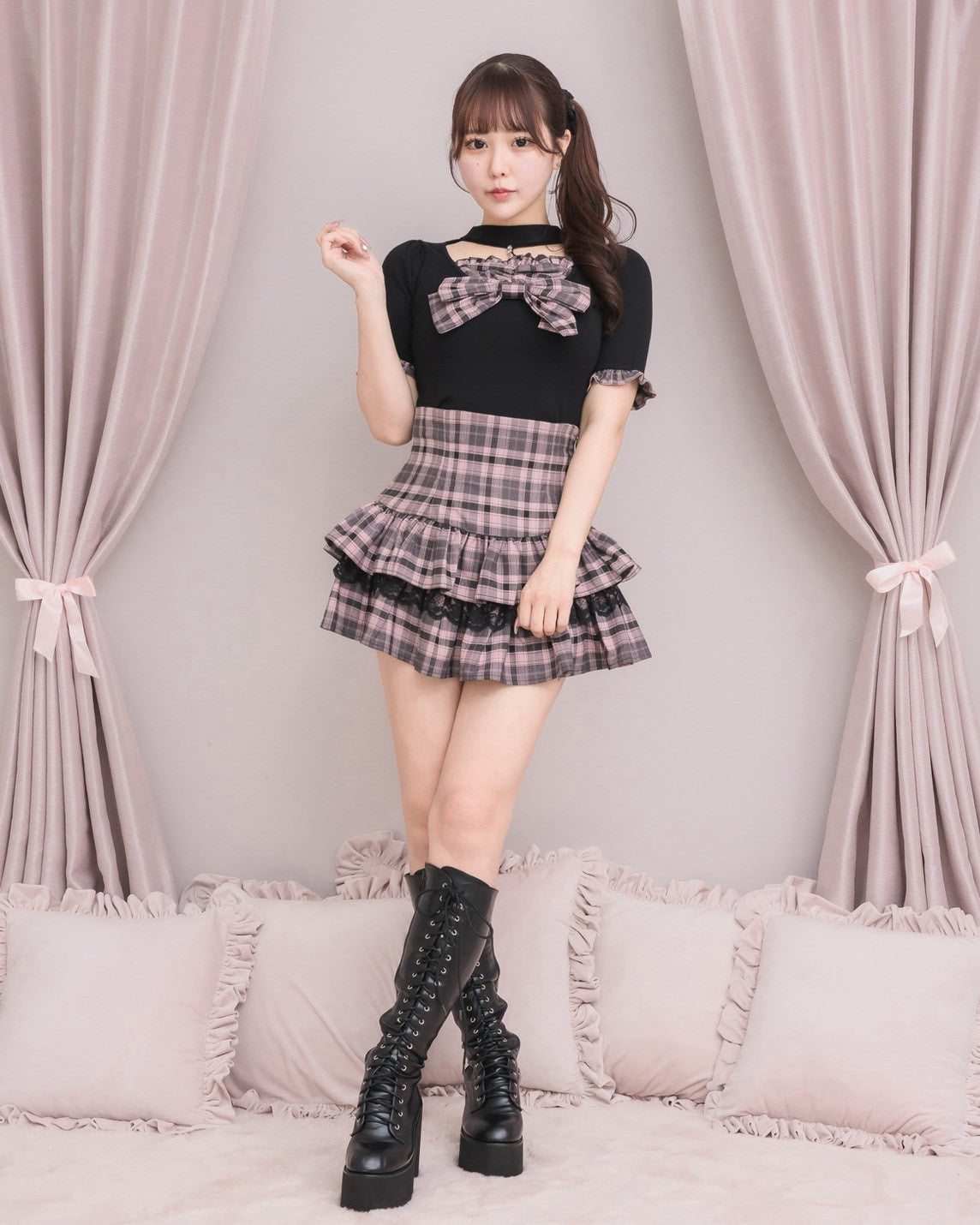 モデル身長:157cm/着用カラー:ブラック×ピンク