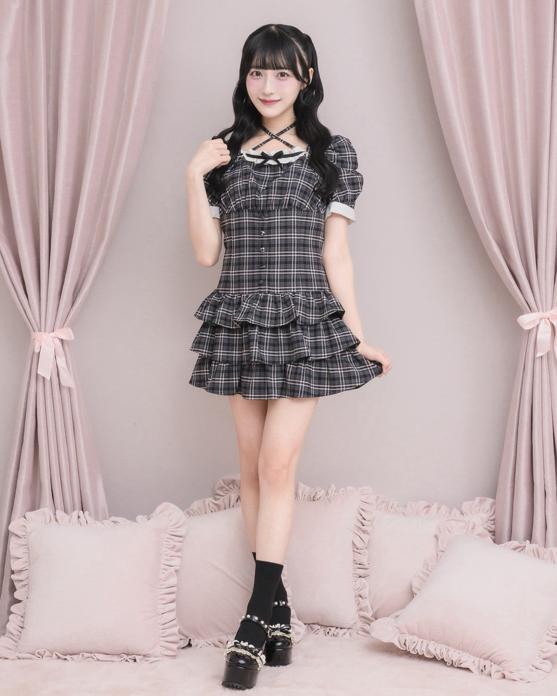 モデル身長:157cm/着用カラー:ブラックストライプ