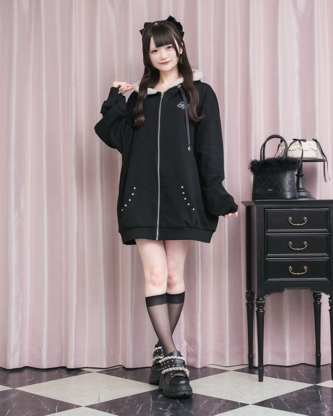 モデル身長:155cm/着用カラー:ブラック
