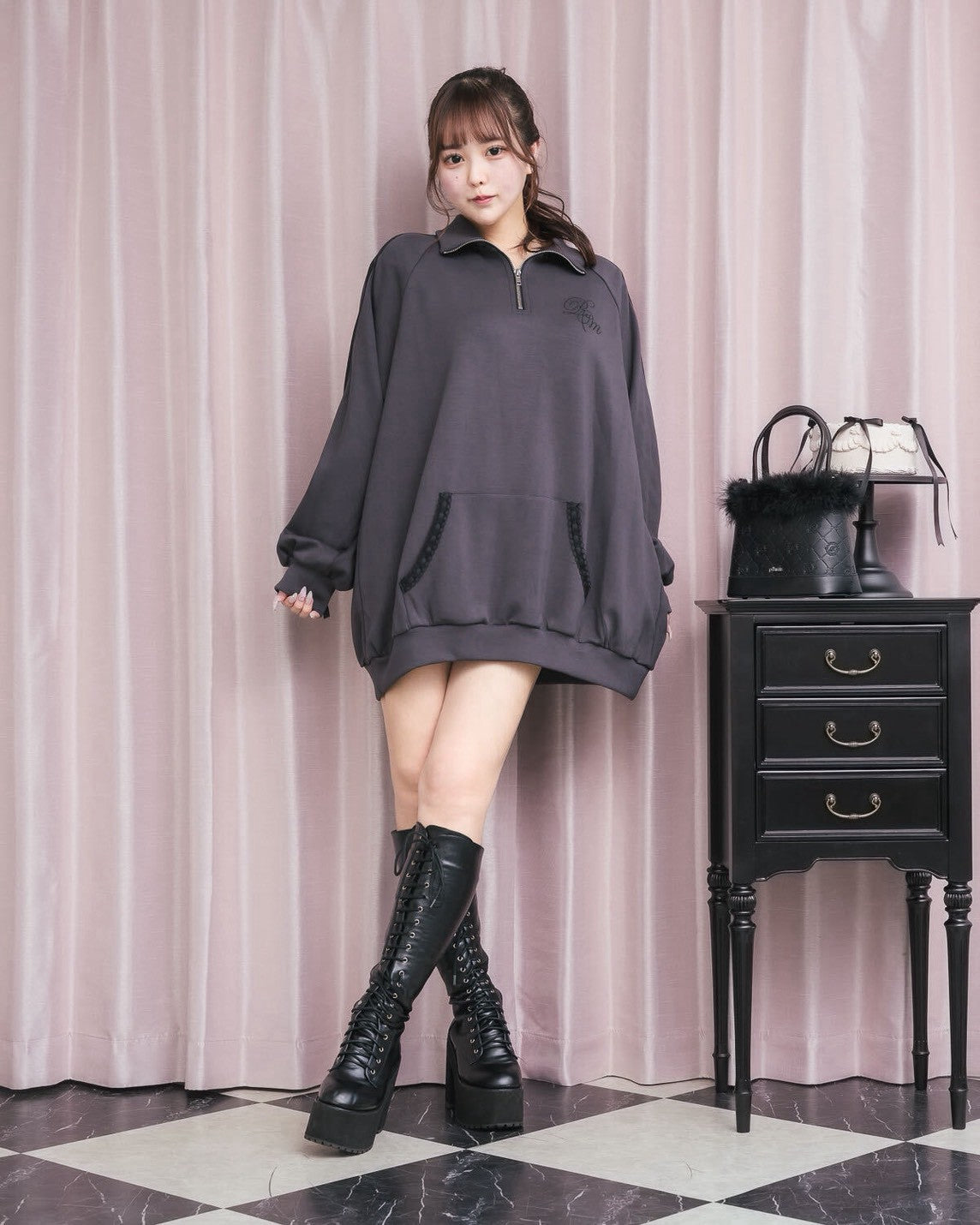 モデル身長:157cm/着用カラー:チャコール