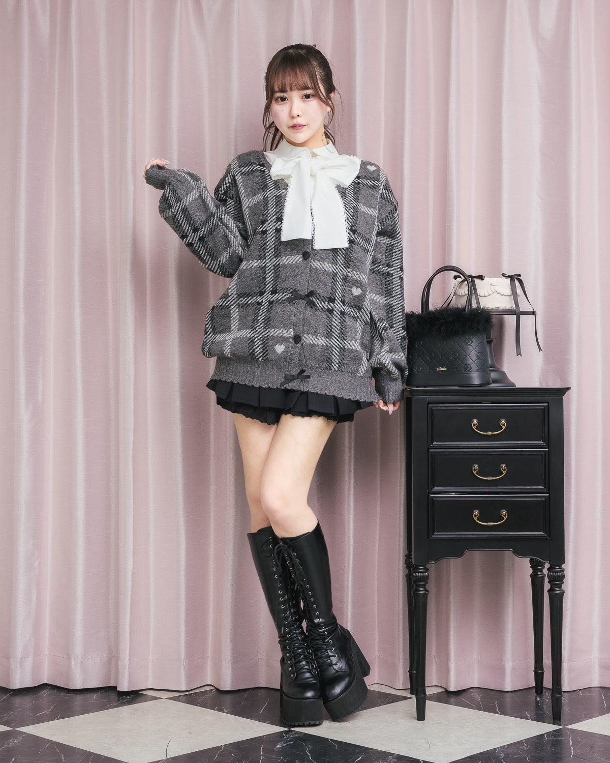 モデル身長:157cm/着用カラー:チャコール