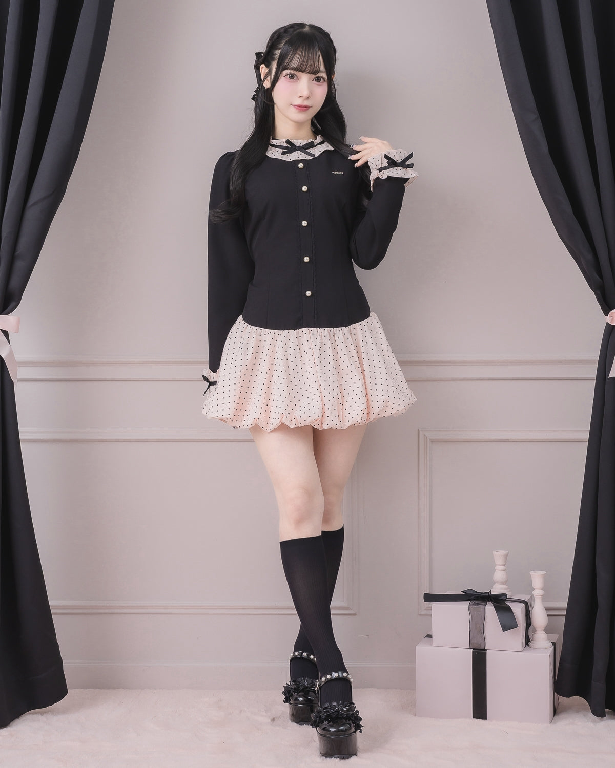モデル身長:155cm/着用カラー:ブラック×ピンク