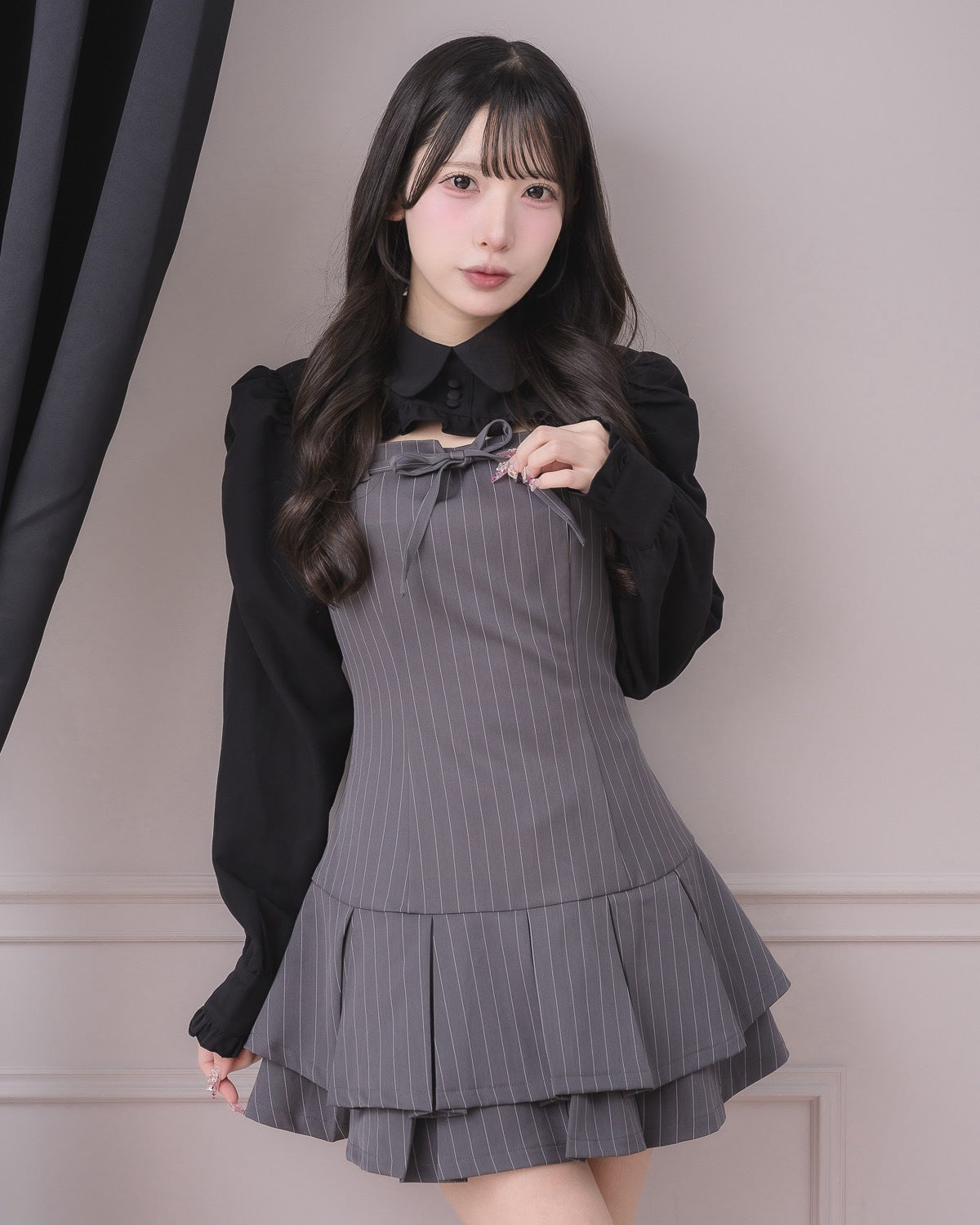 モデル身長:152cm/着用カラー:チャコールストライプ