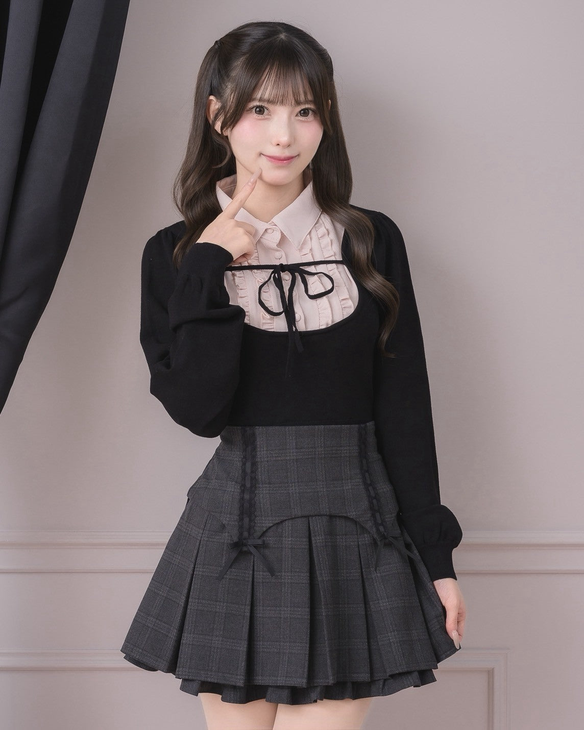 モデル身長:154cm/着用カラー:ブラック×ピンク