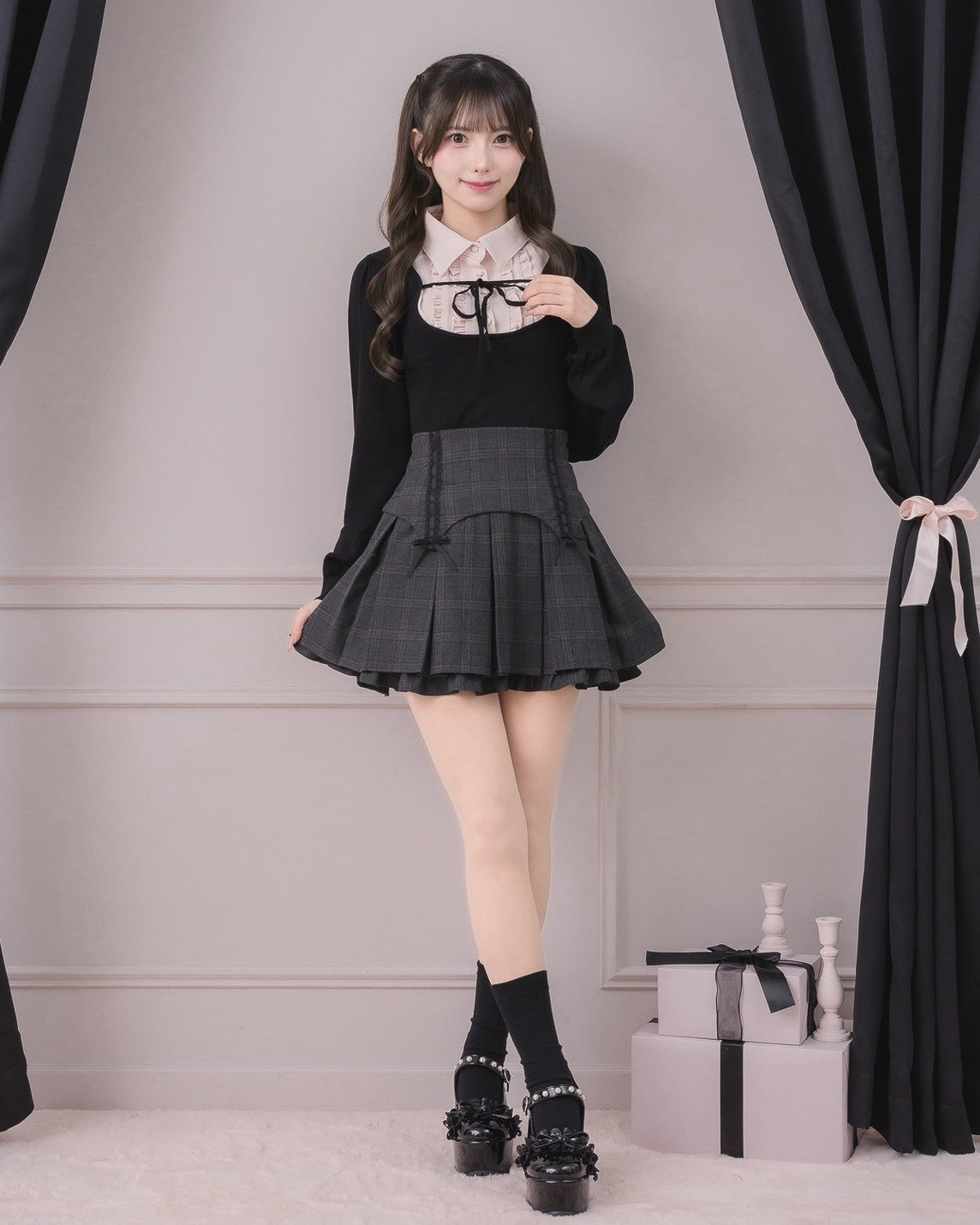 モデル身長:154cm/着用カラー:ブラック×ピンク