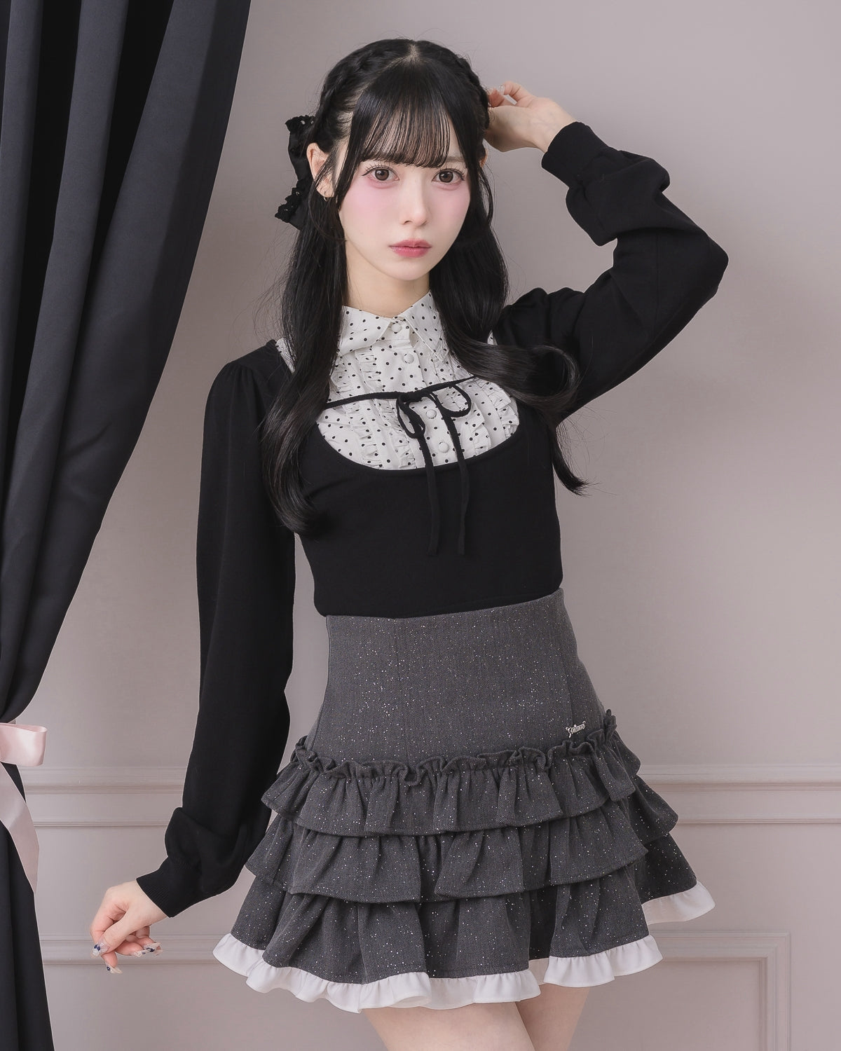 モデル身長:155cm/着用カラー:ブラック×ドット