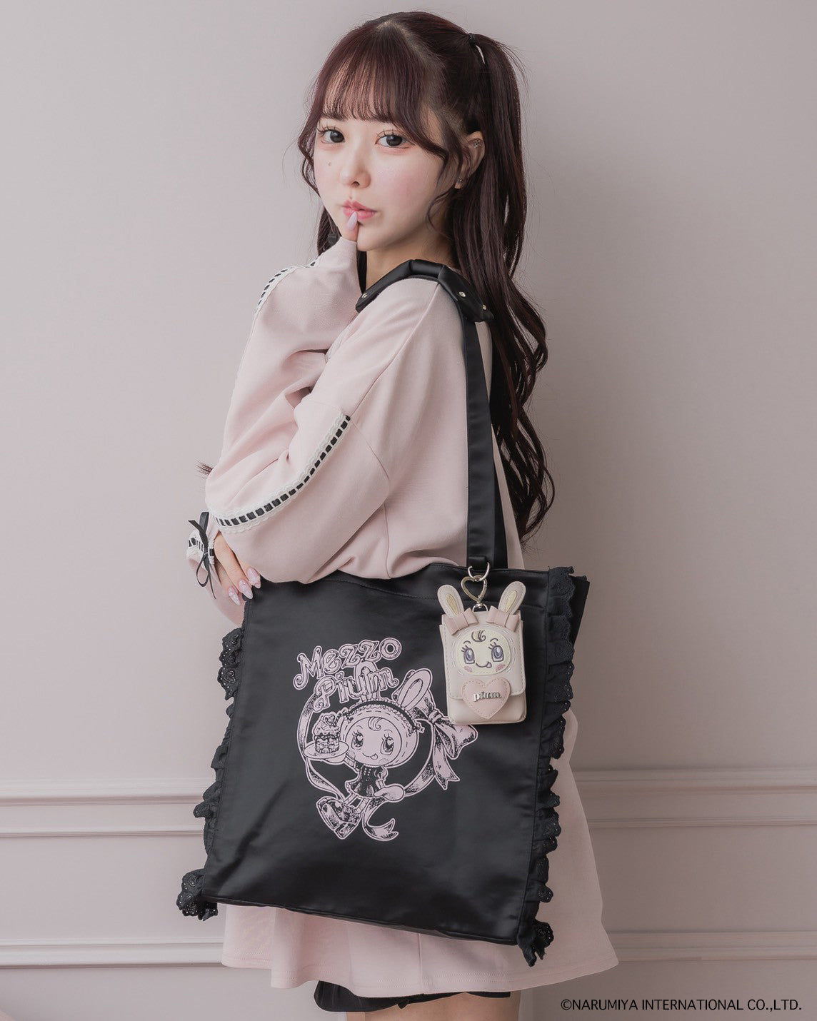 カラー:ブラック