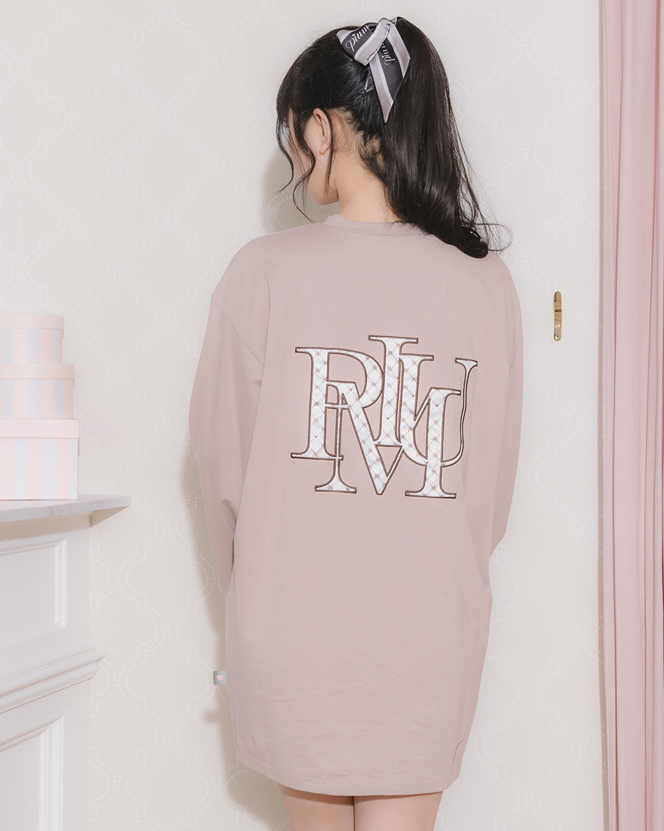 バックロゴpiumモノグラムロングTシャツ