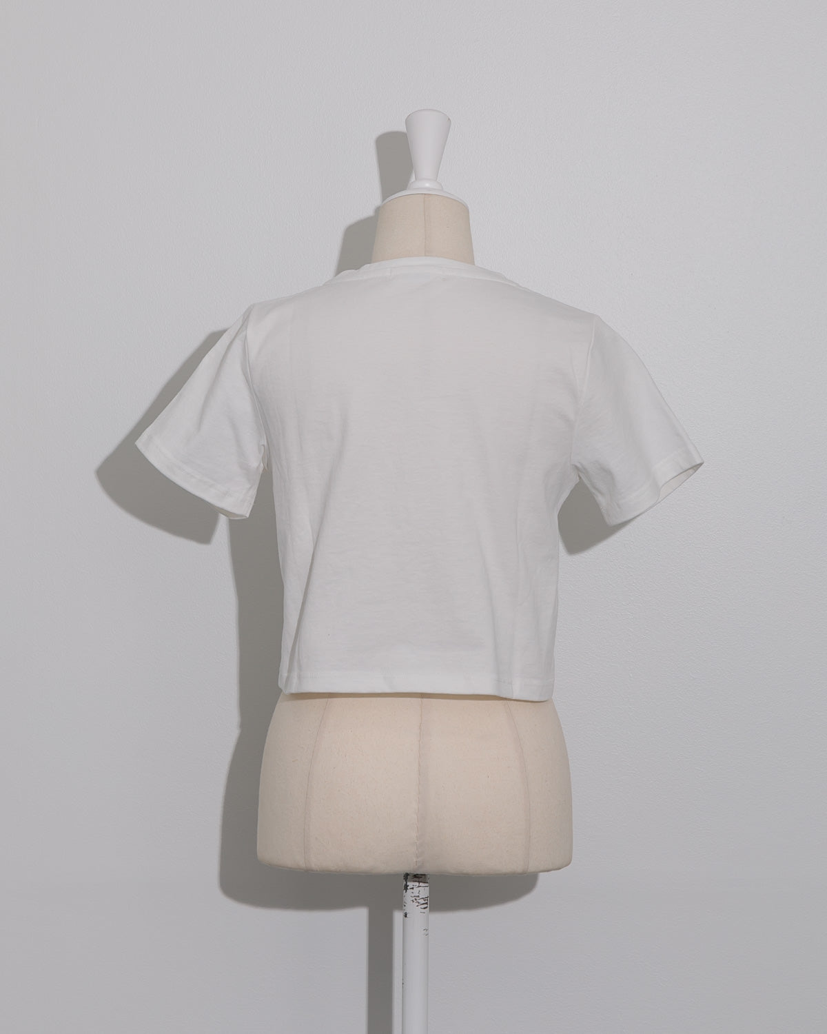 コード刺繍ロゴTシャツ