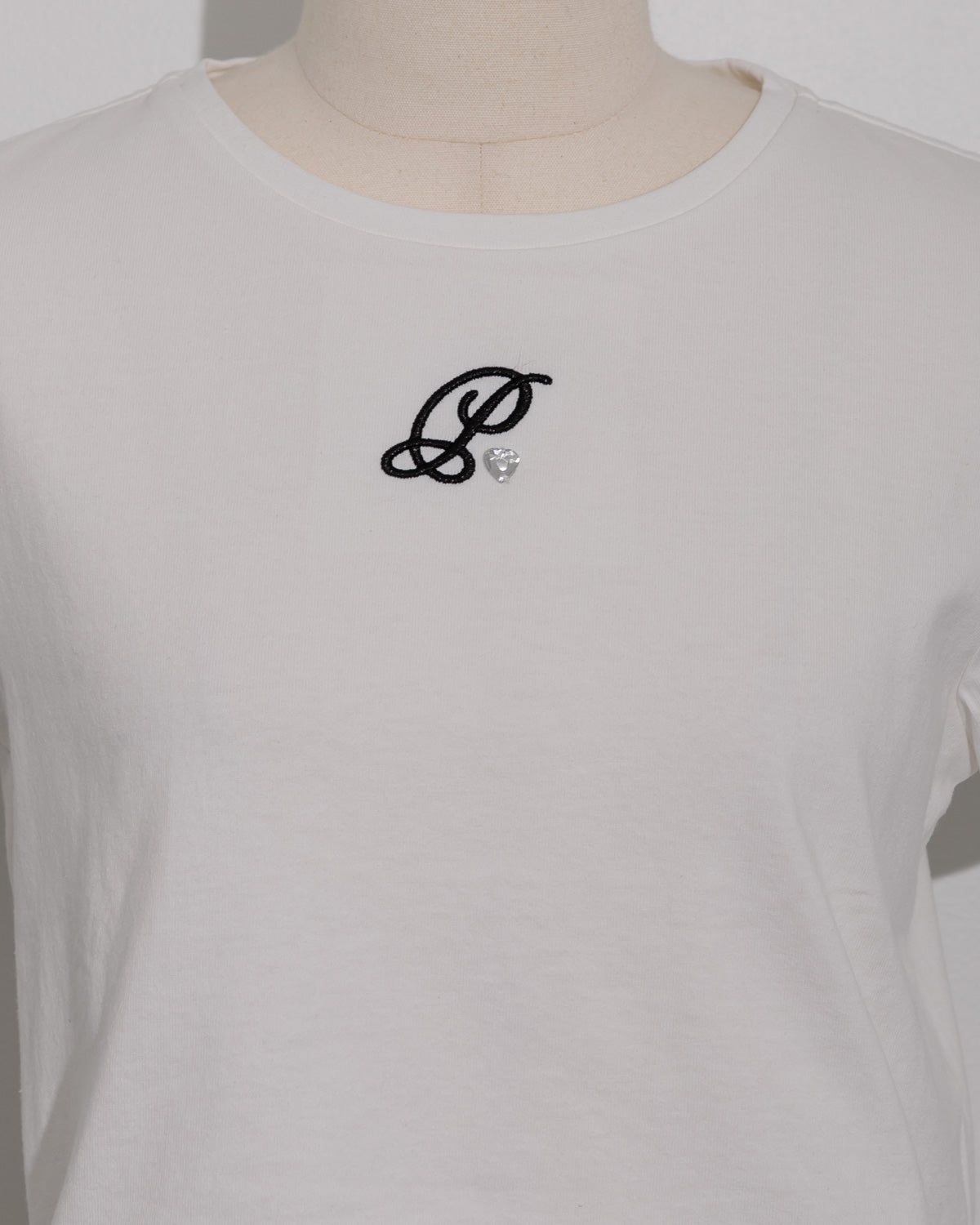 コード刺繍ロゴTシャツ