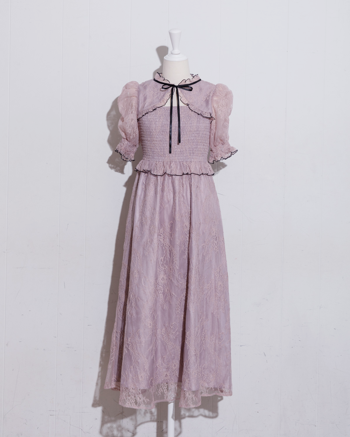 レースケープシャーリングロングワンピース – pium レースケープシャーリングロングワンピース – pium