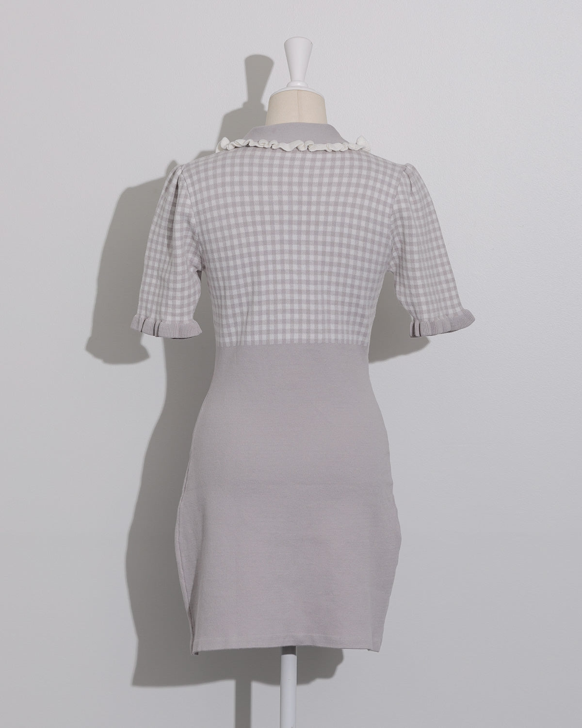 フリルカラーギンガムニットワンピース