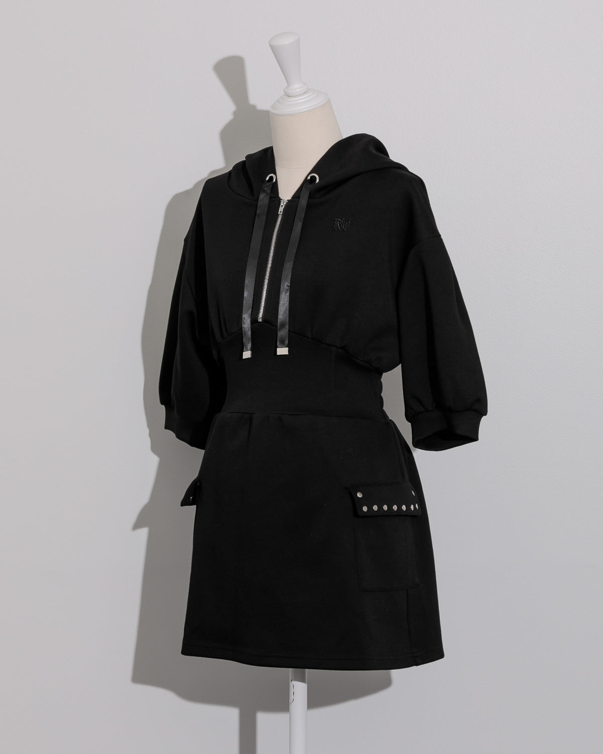 スタッズポケットスウェットワンピ