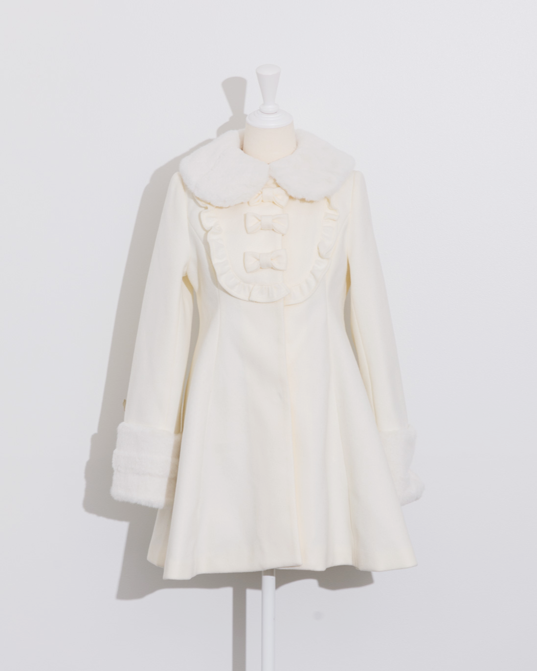 ヨークフリルリボンドーリーコート – pium ヨークフリルリボンドーリーコート – pium