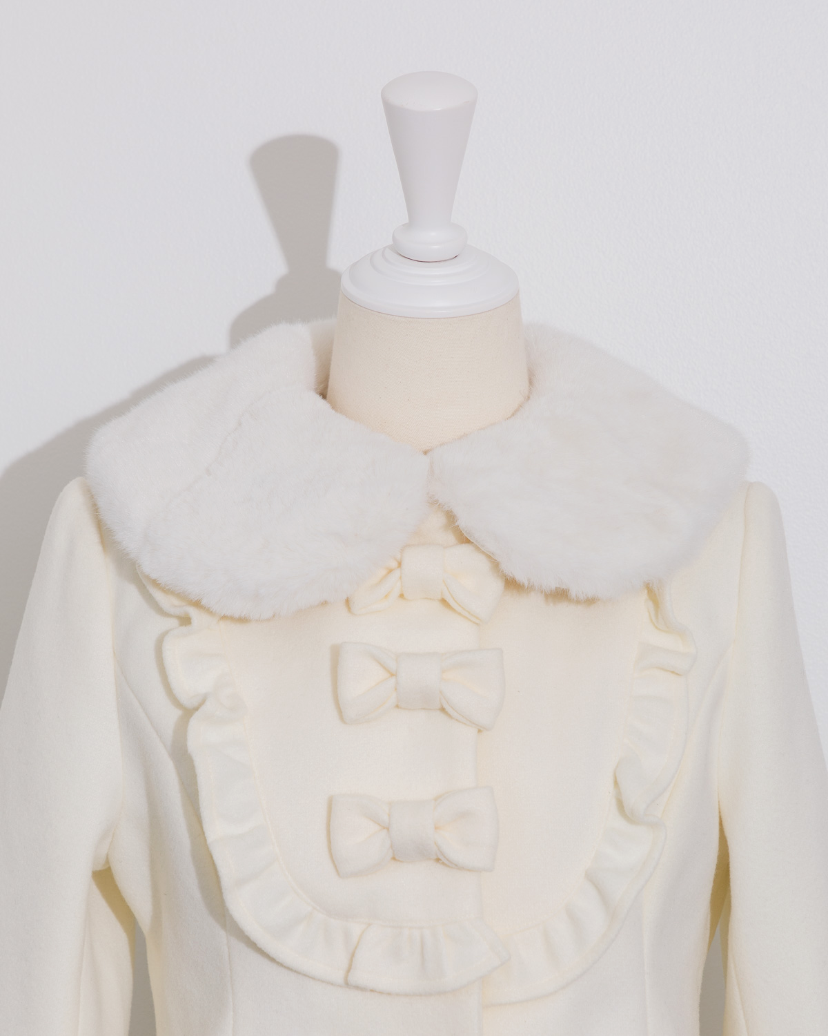 ヨークフリルリボンドーリーコート