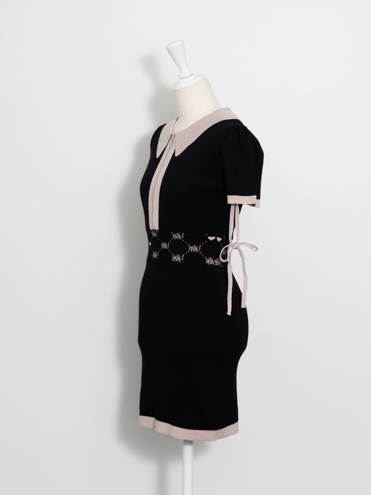 フロントファスナーモノグラムニットワンピ