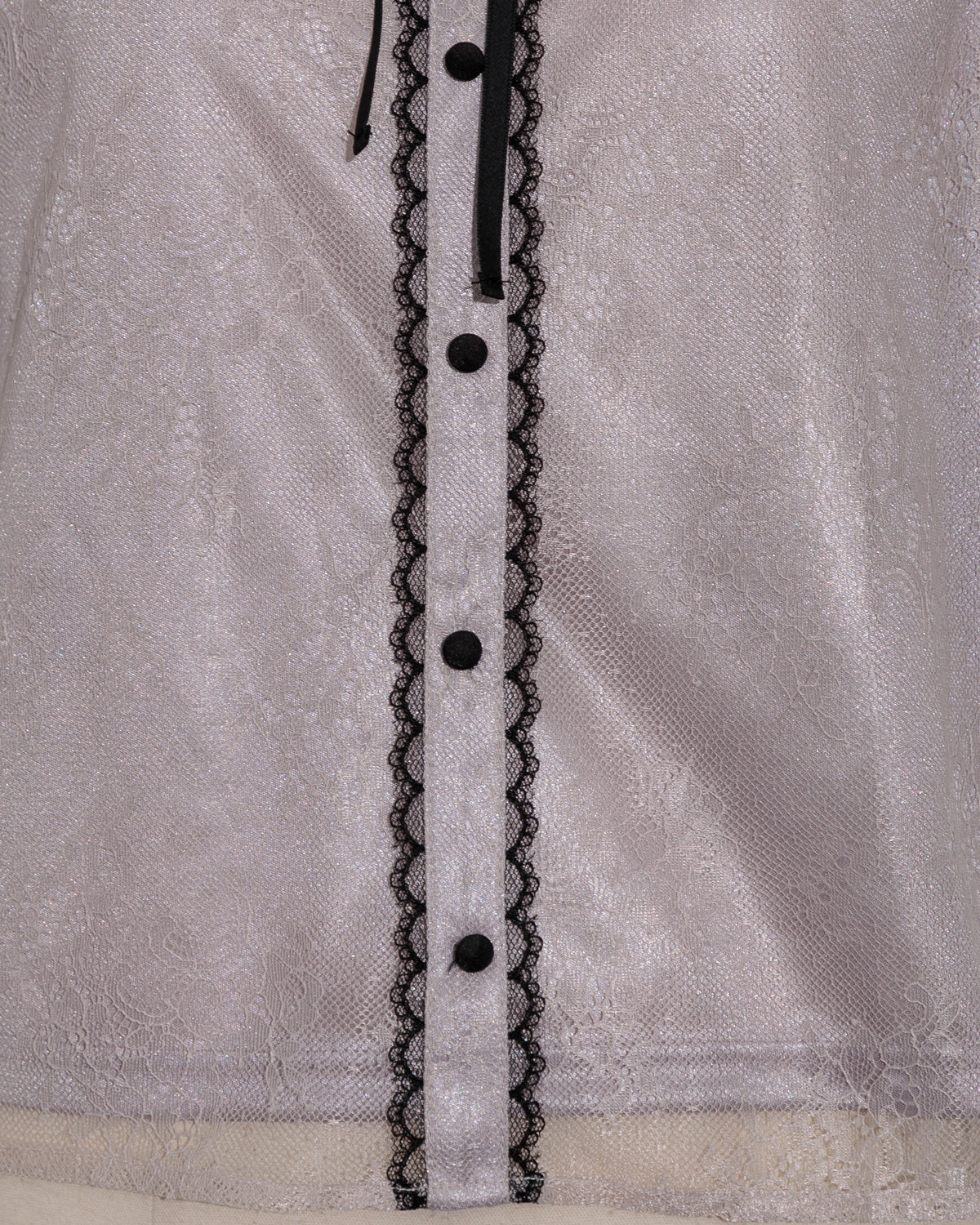 フロントボタンレースケープブラウス