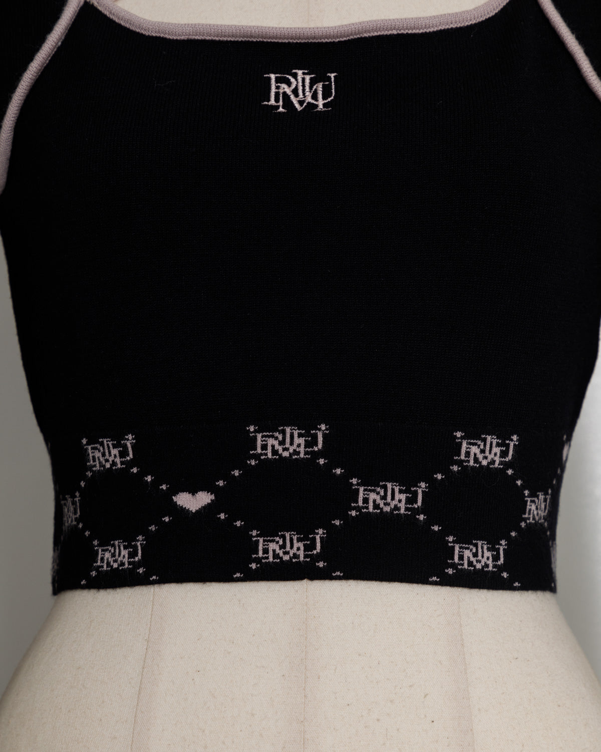 piumモノグラムテープニット