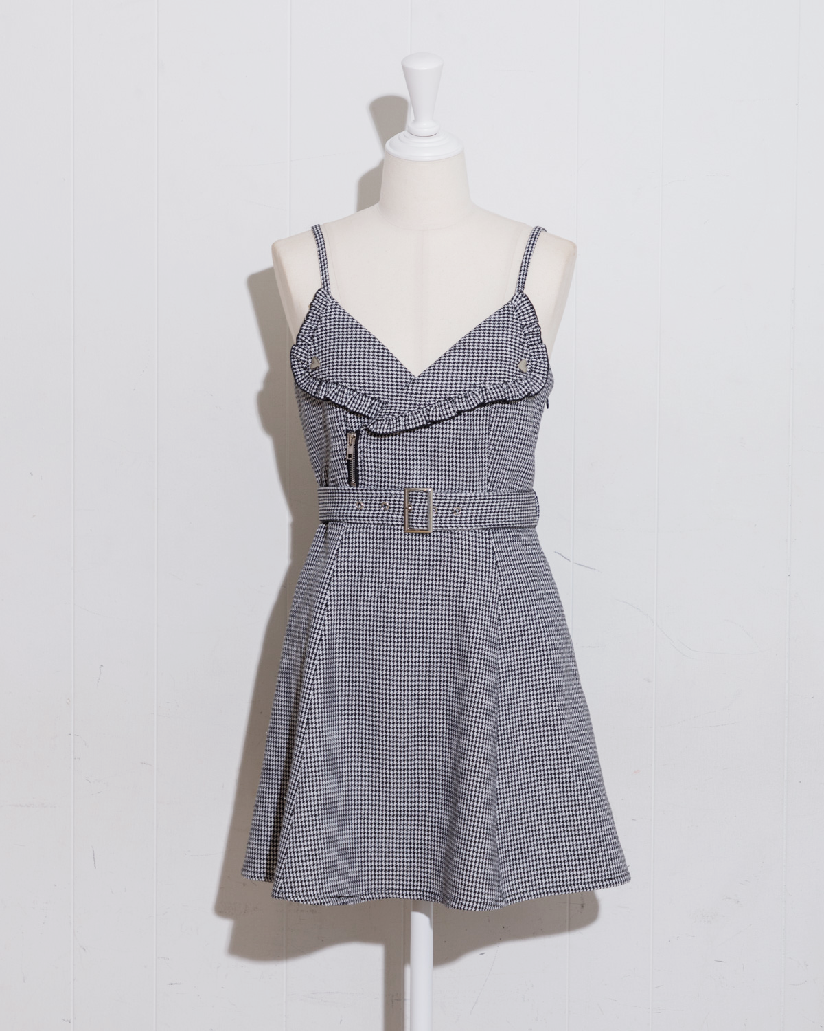 ライダースフレアジャンパースカート – pium ライダースフレアジャンパースカート – pium