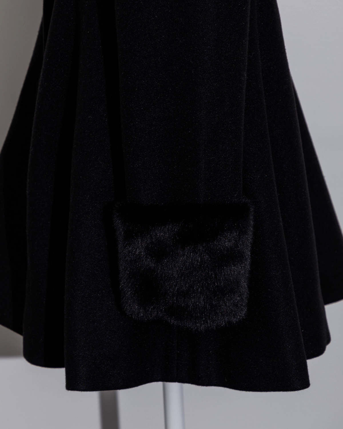 ヨークフリルリボンドーリーコート