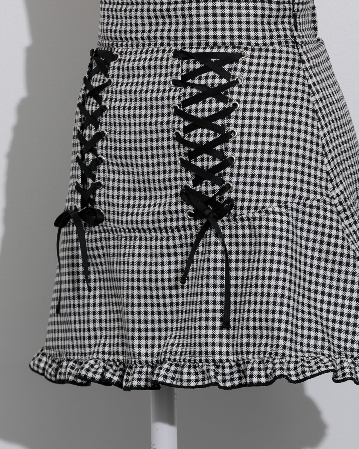 レースアップ フリルミニスカパン