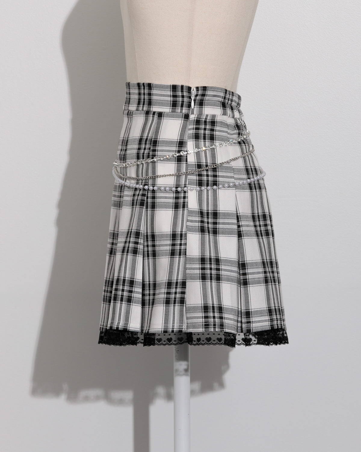 ビジューチェーン付きチェックプリーツスカパン