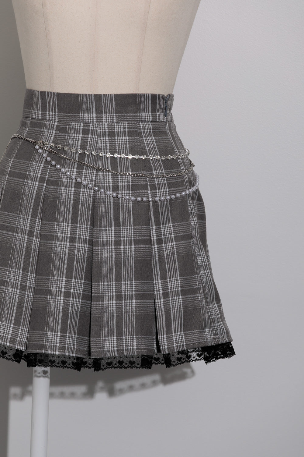 ビジューチェーン付きチェックプリーツスカパン