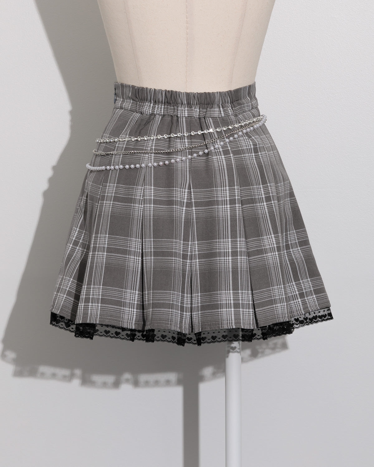 ビジューチェーン付きチェックプリーツスカパン