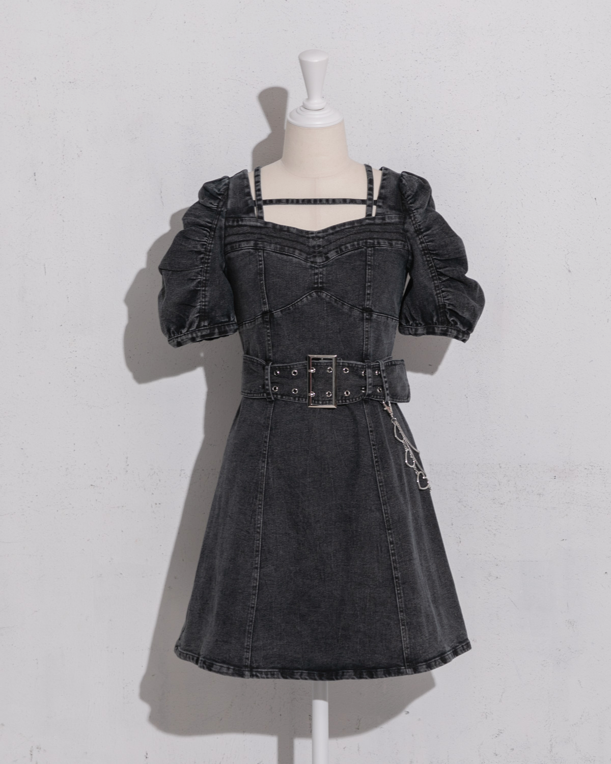 pium ♡ デニム ミニワンピース クロステープベルトミニワンピース – pium