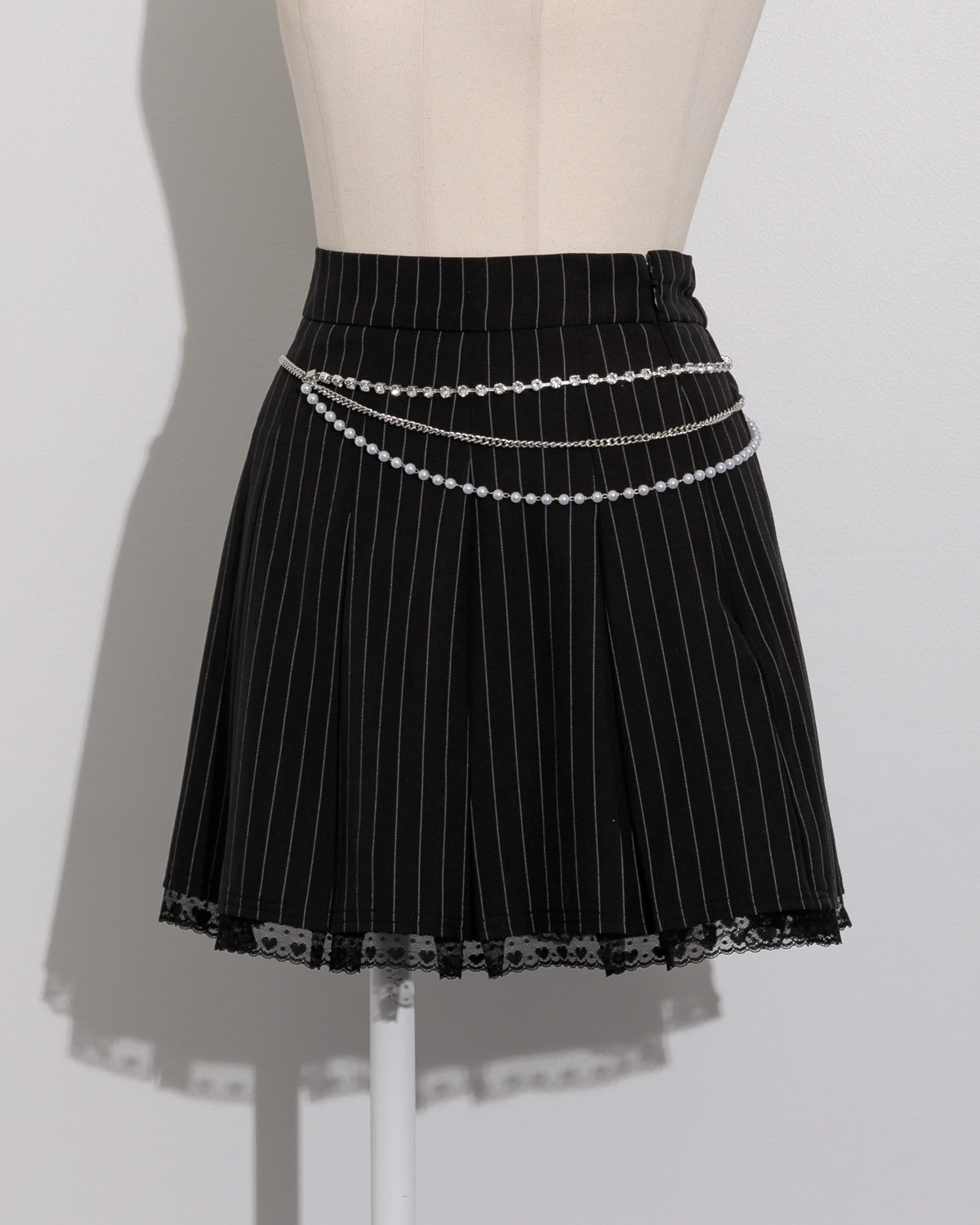 ビジューチェーン付きチェックプリーツスカパン