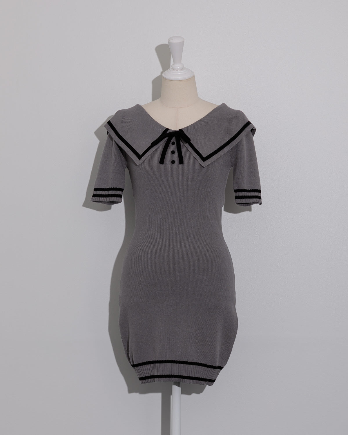 カラー:ダークグレー