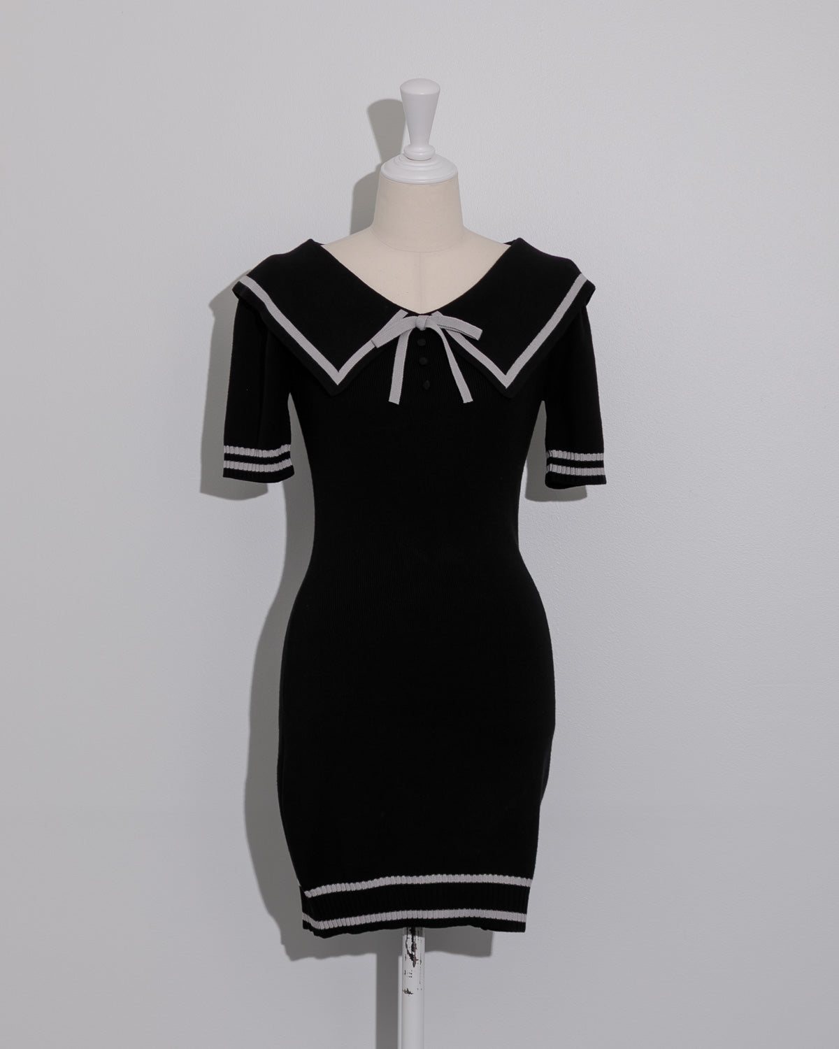 カラー:ブラック