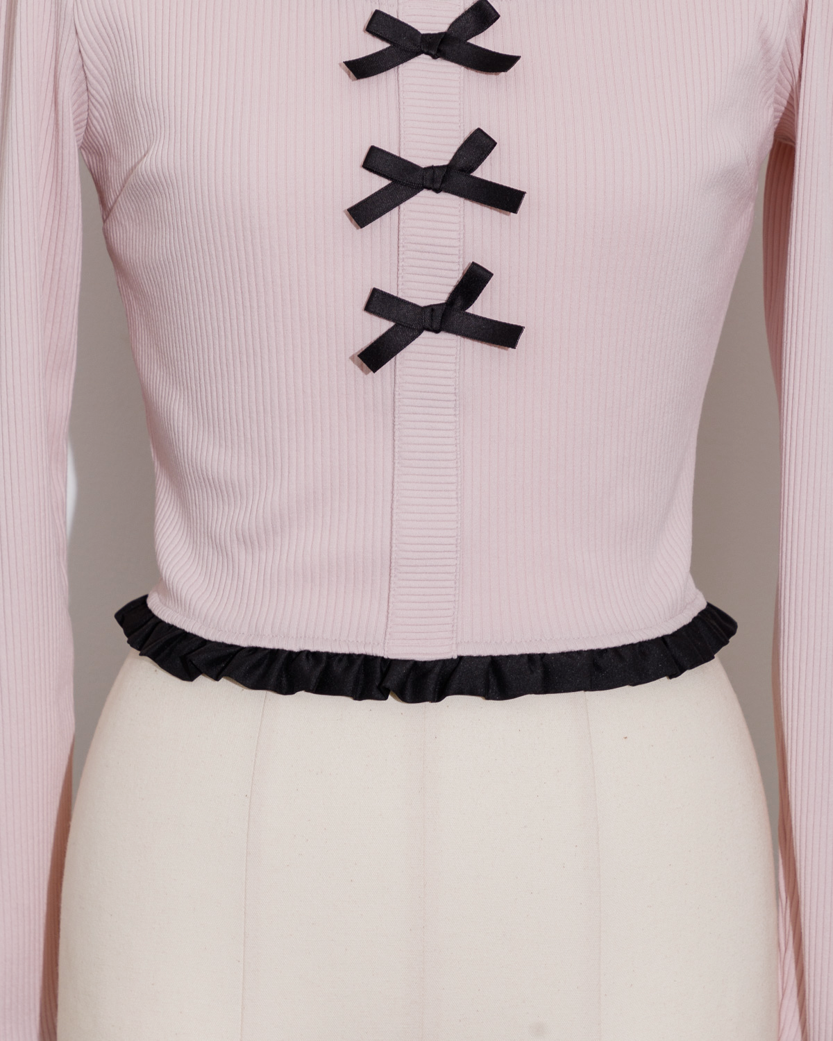 フロントリボンチョーカーカットソー