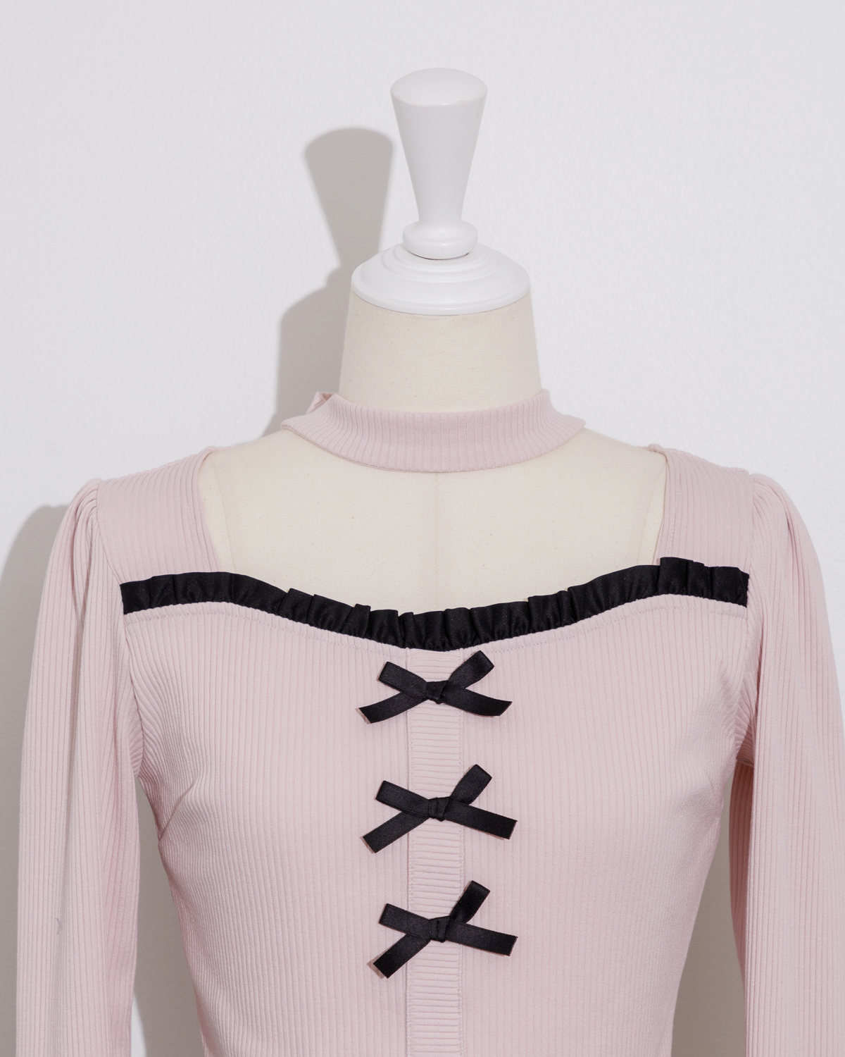 フロントリボンチョーカーカットソー