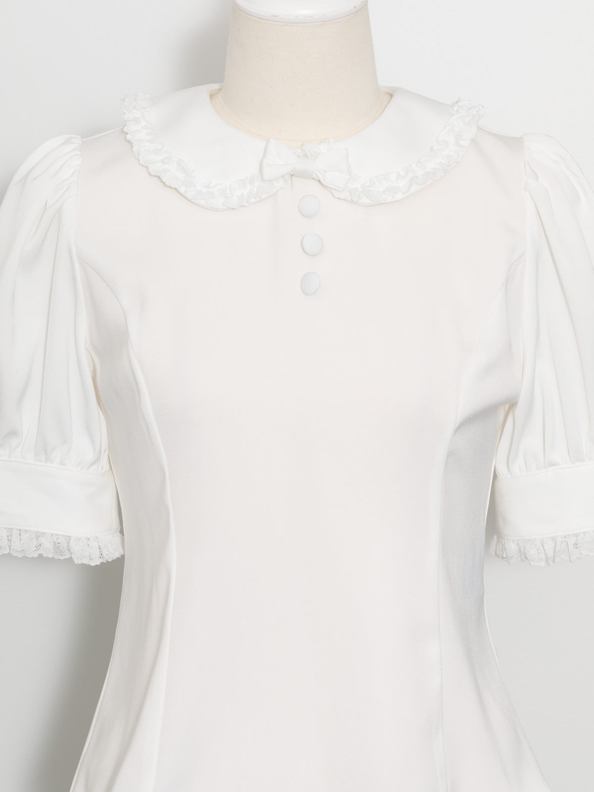 ホイップフリルカラーブラウス