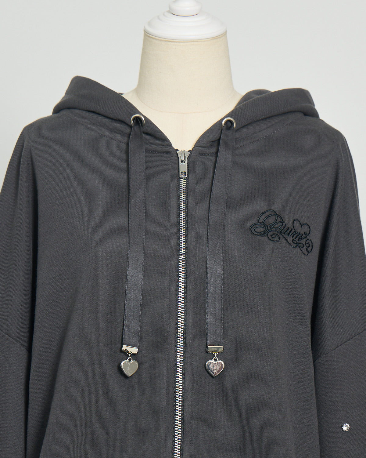 オーバーサイズビジュージップパーカー