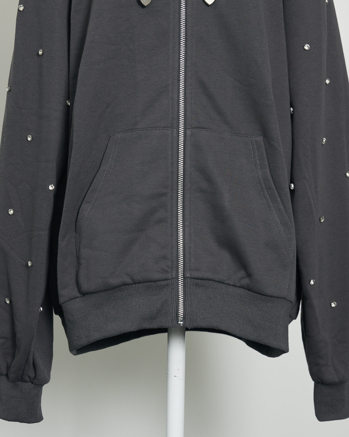 オーバーサイズビジュージップパーカー