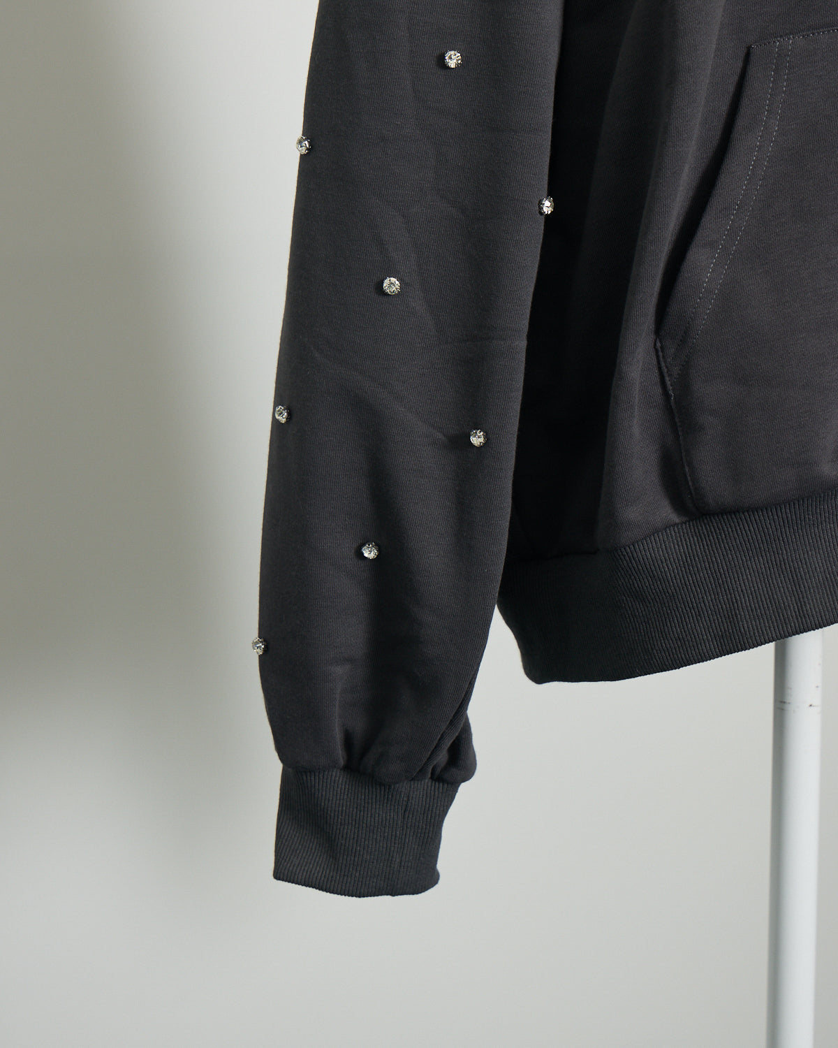 オーバーサイズビジュージップパーカー