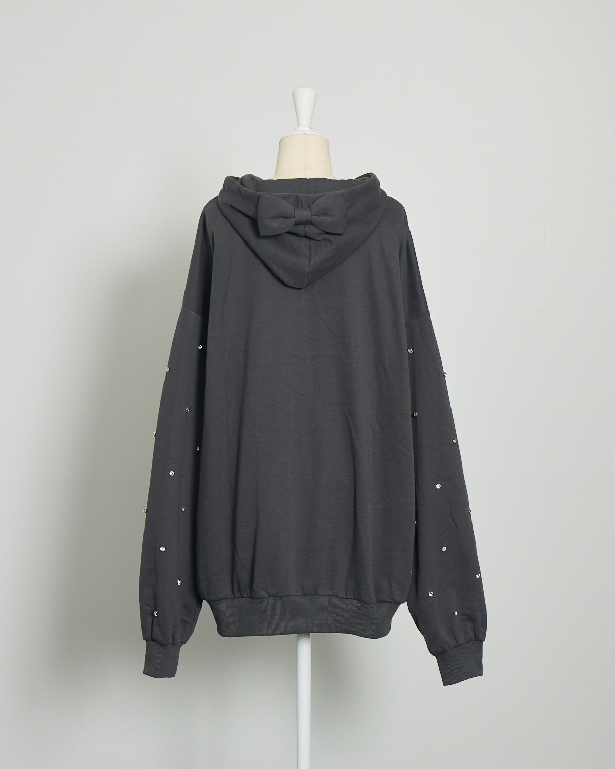 カラー：チャコール