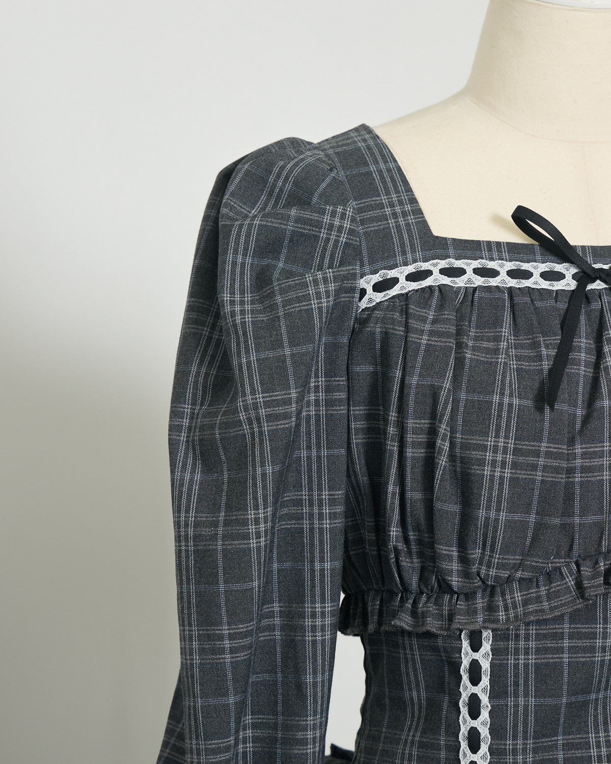 はしごレースフリルティアードワンピース