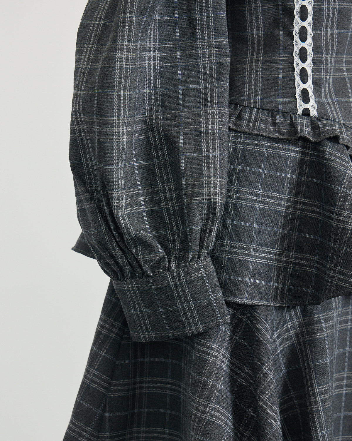 はしごレースフリルティアードワンピース