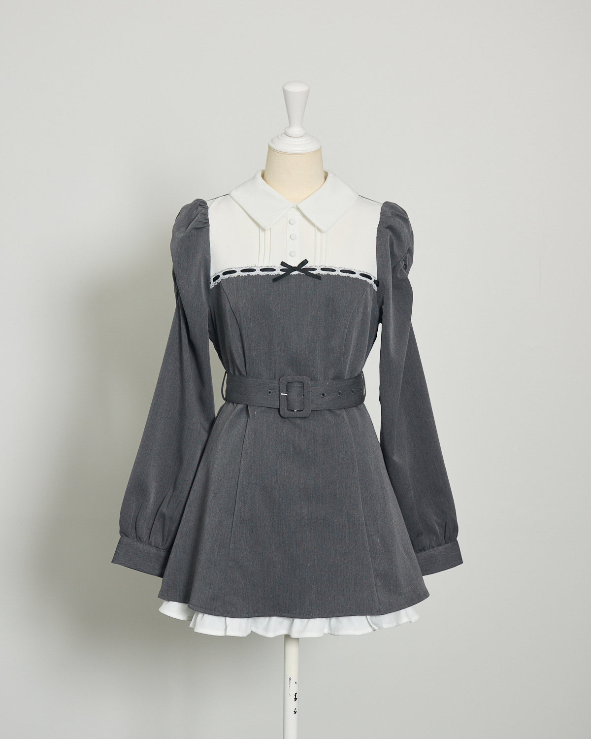 ヨーク切替ベルト付きワンピース – pium