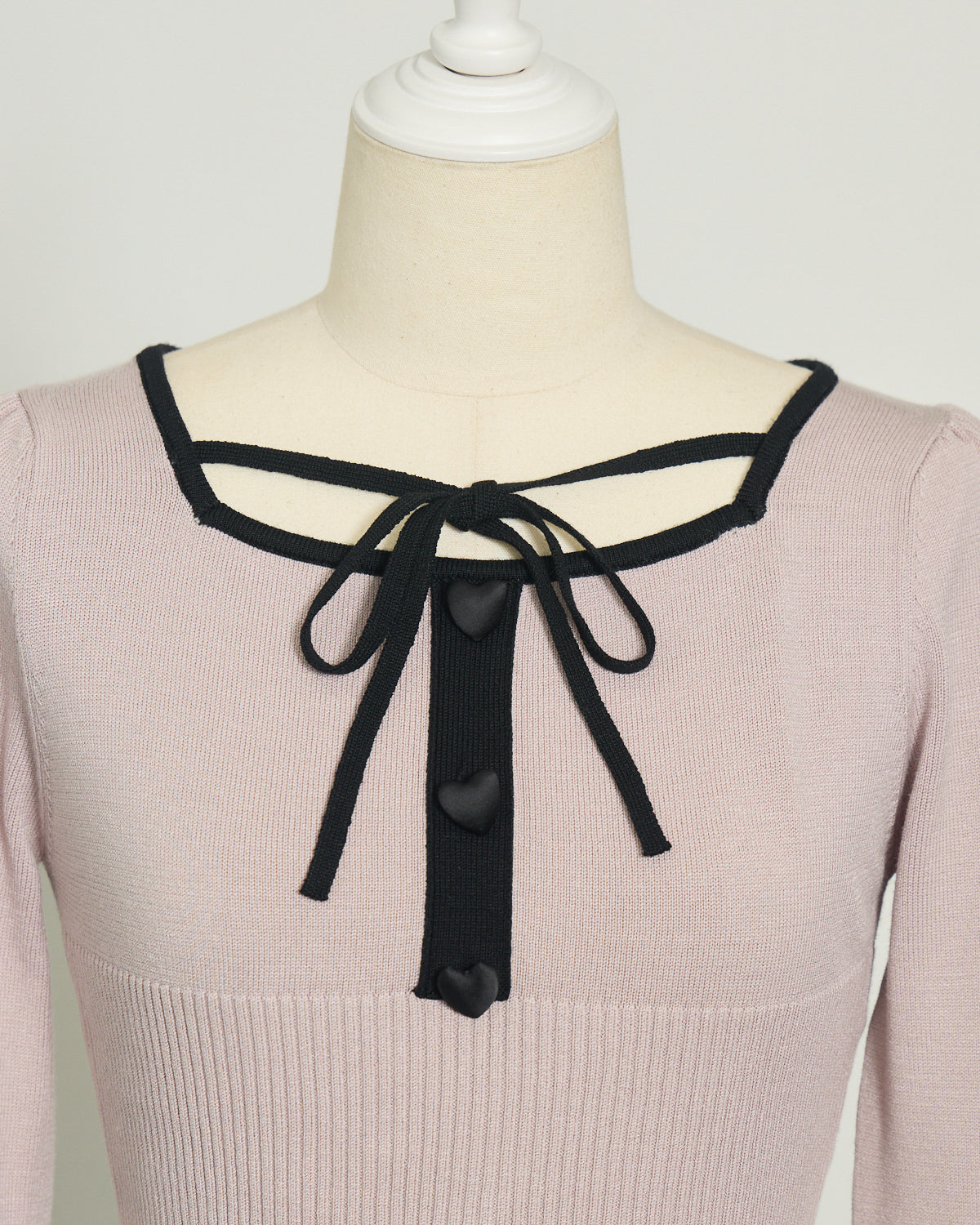 ウエストリブハートボタンニット