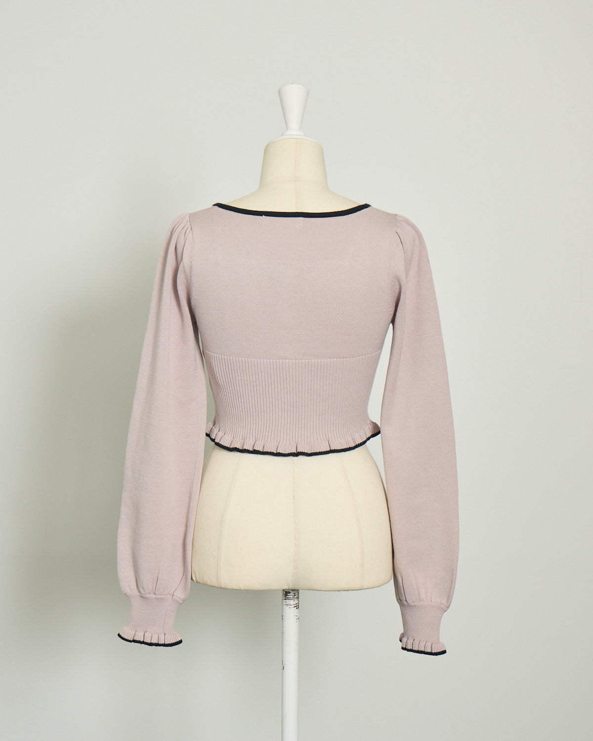 ウエストリブハートボタンニット